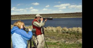 photographers-enjoy-a-day-of-wildlife-viewing